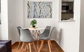 ᔓ Alameda De Capuchinos By Dv Properties ᔕ